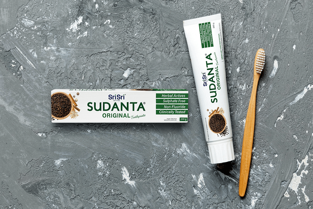 Sudanta Toothpaste vs Regular Toothpaste: What Makes Ayurvedic Oral Care Different?