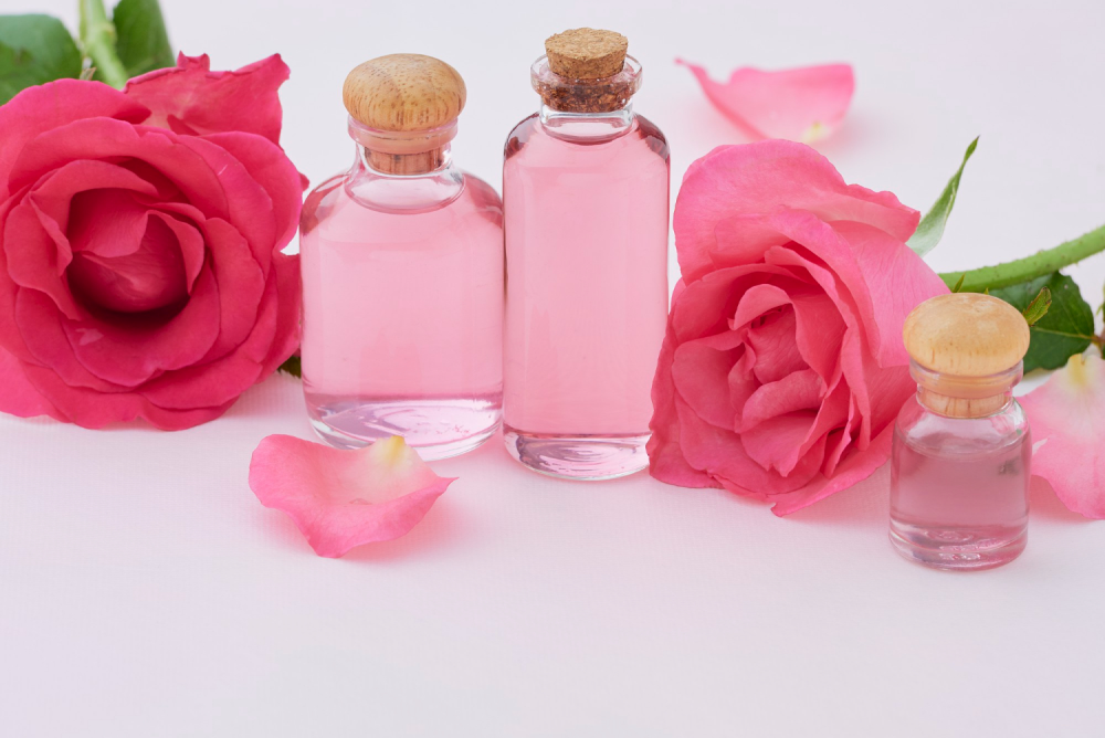 Top 10 benefits of Gulab Jal!